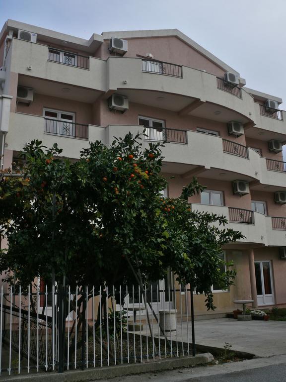 Guest House Zec 부드바 외부 사진