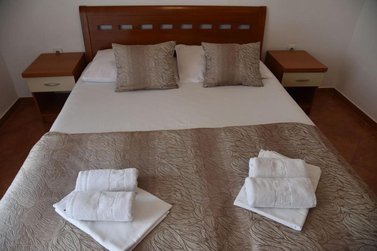 Guest House Zec 부드바 외부 사진