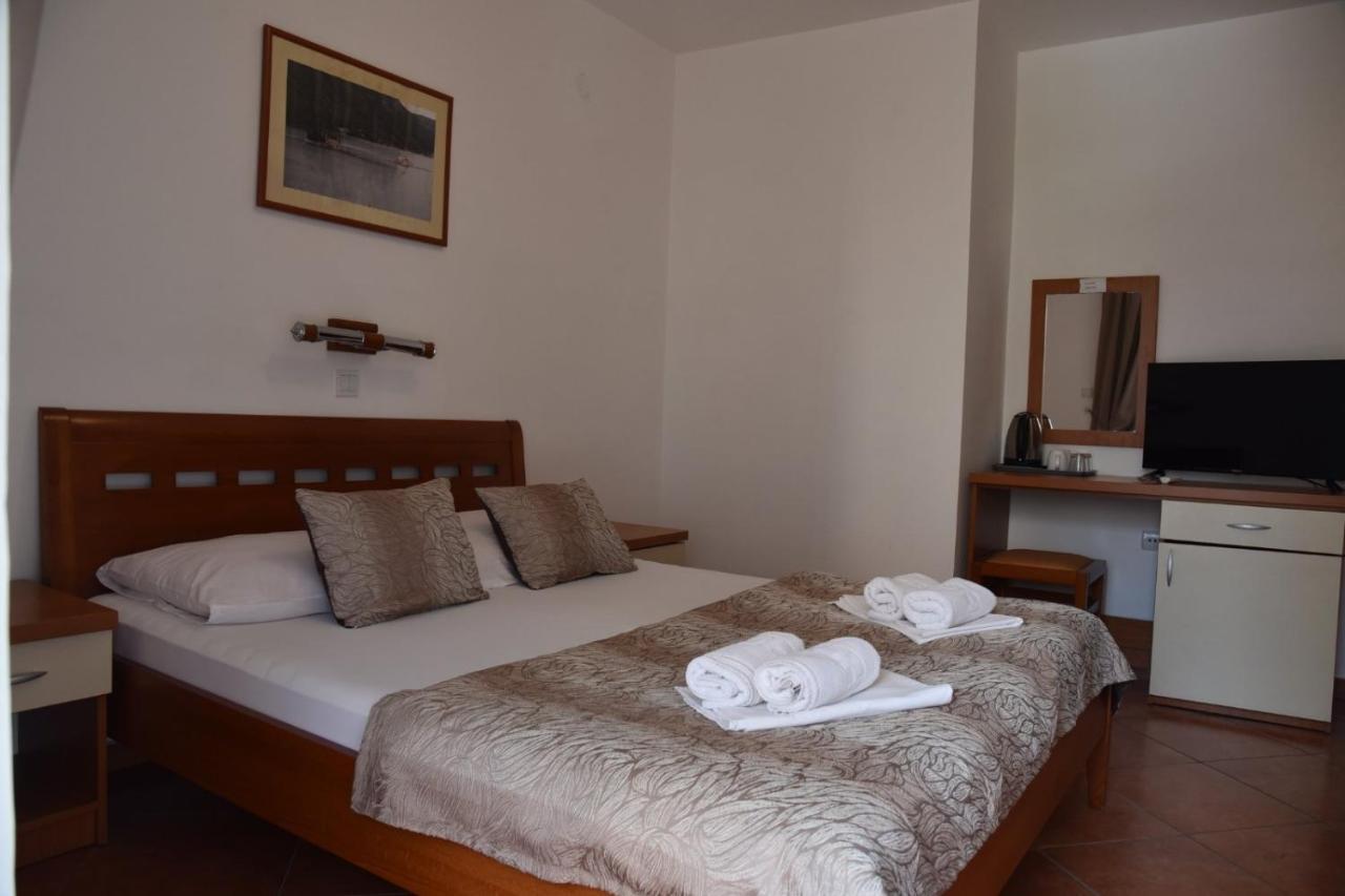 Guest House Zec 부드바 외부 사진