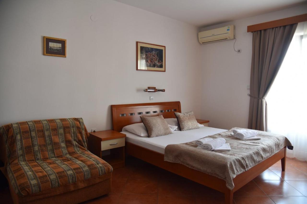 Guest House Zec 부드바 외부 사진