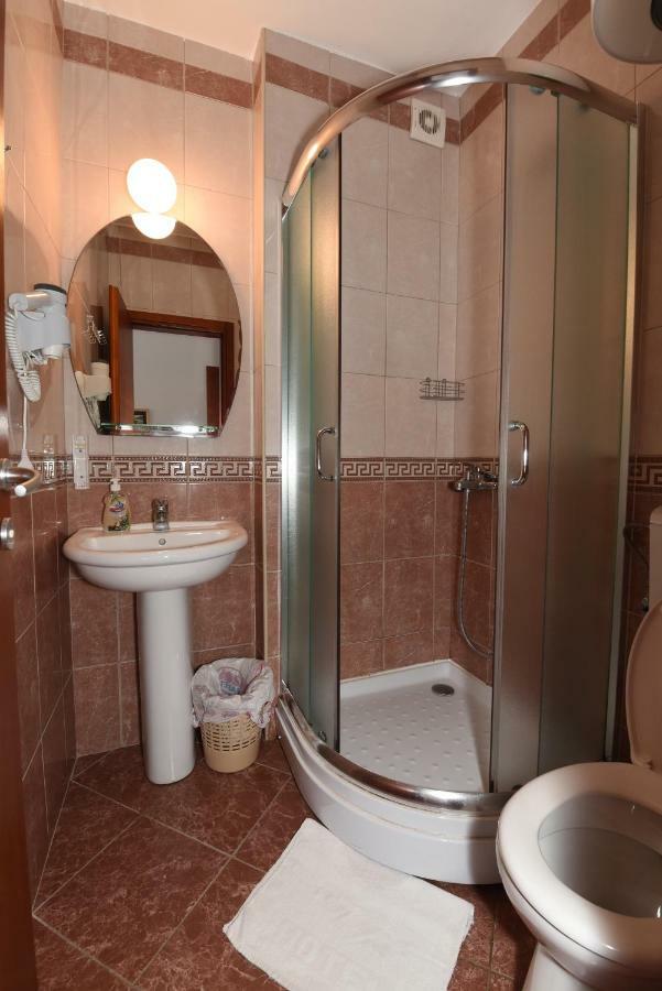 Guest House Zec 부드바 외부 사진