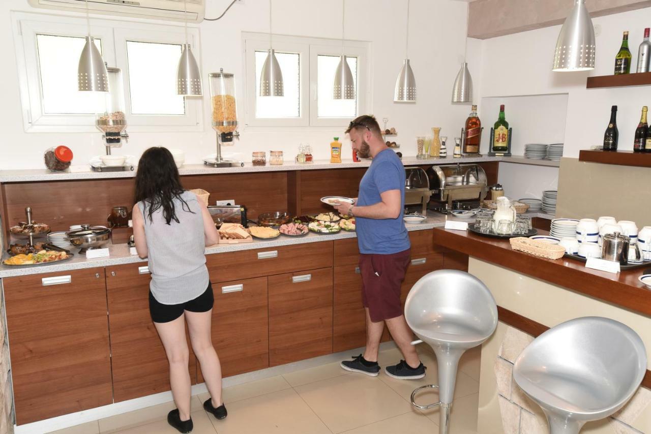 Guest House Zec 부드바 외부 사진