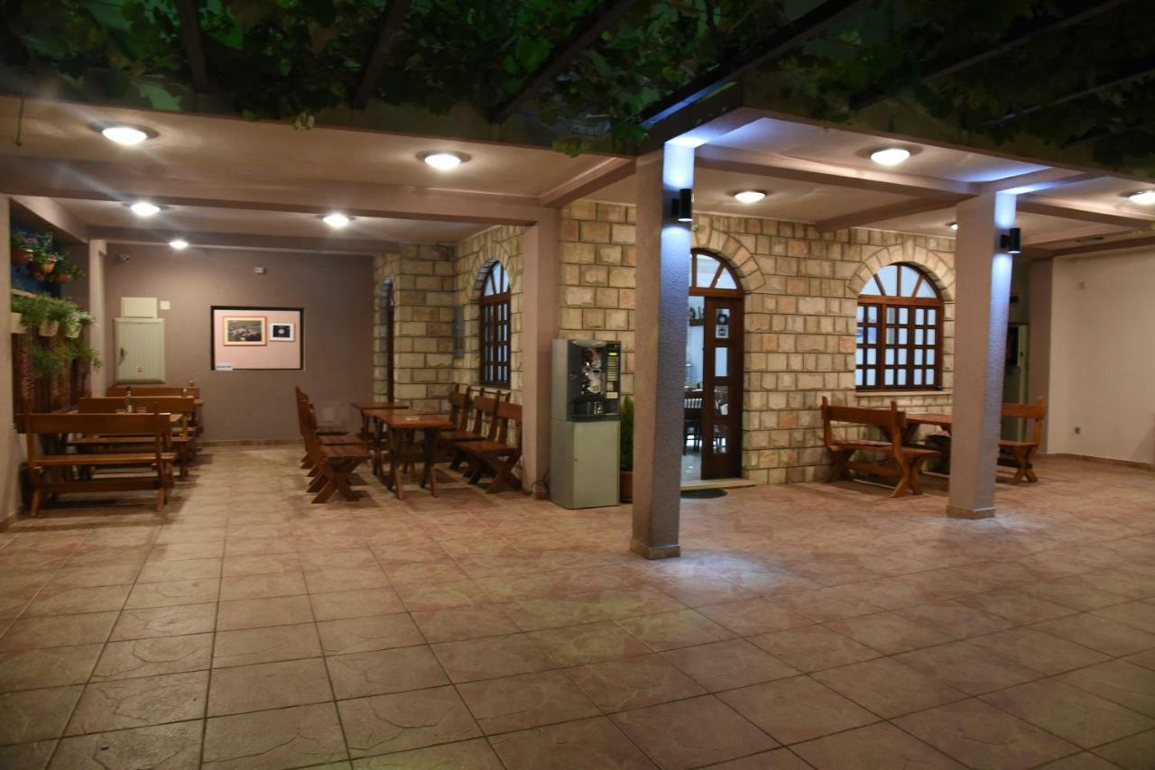 Guest House Zec 부드바 외부 사진