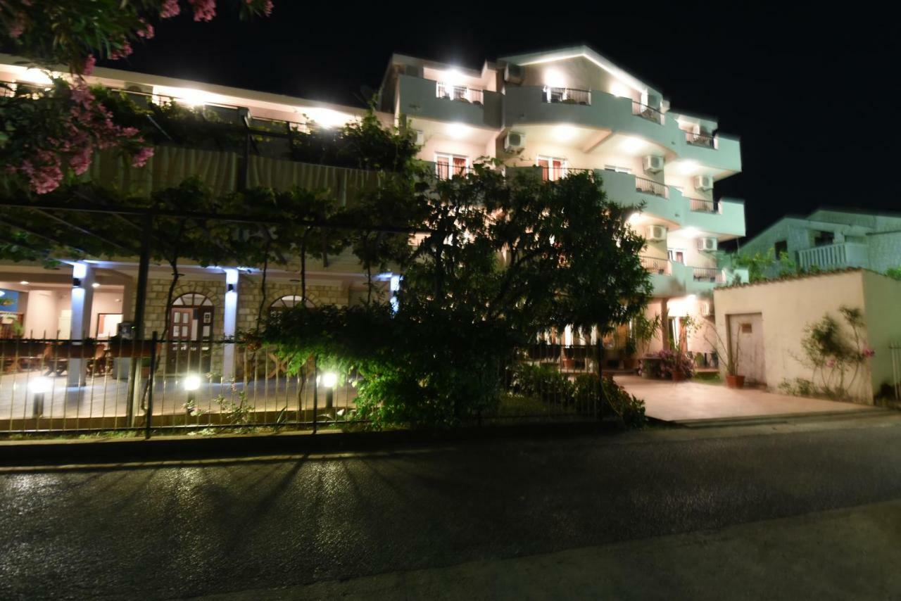 Guest House Zec 부드바 외부 사진