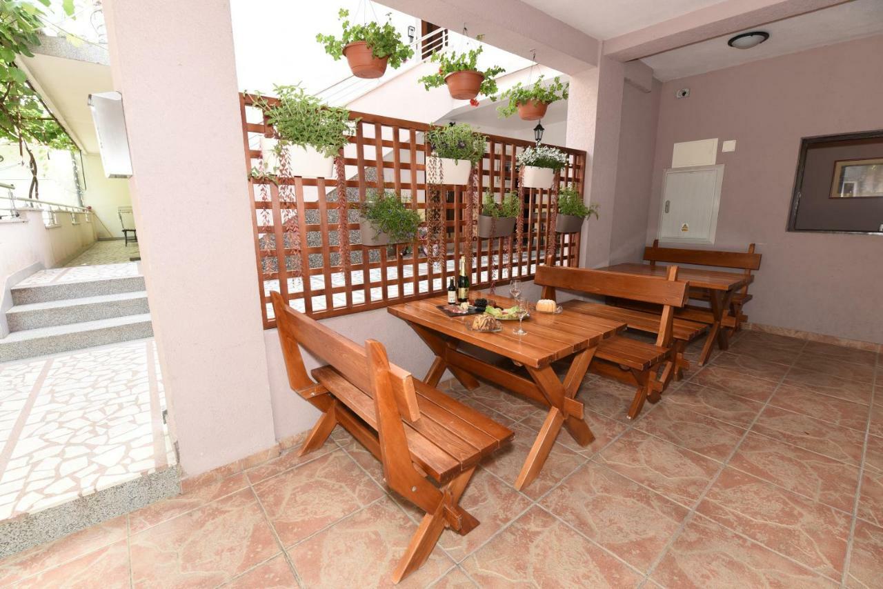 Guest House Zec 부드바 외부 사진